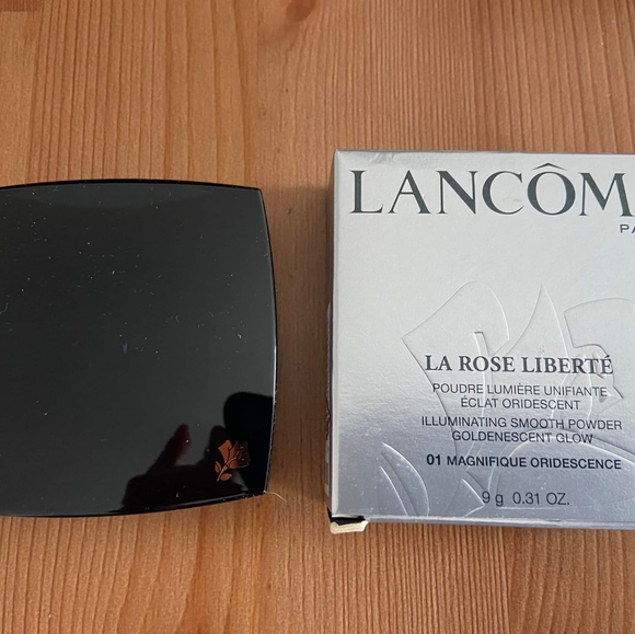 Lancome La Rose Liberté 01 Magnifique Illuminating Powder NIB NEW RARE discontin - Picture 3 of 3